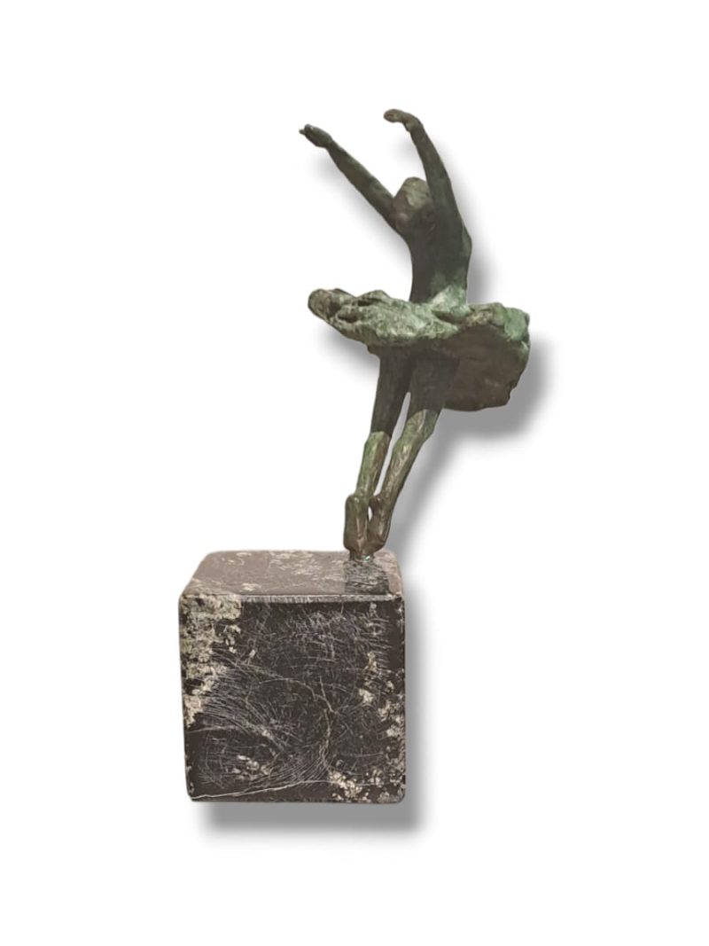 Escultura Bailarina