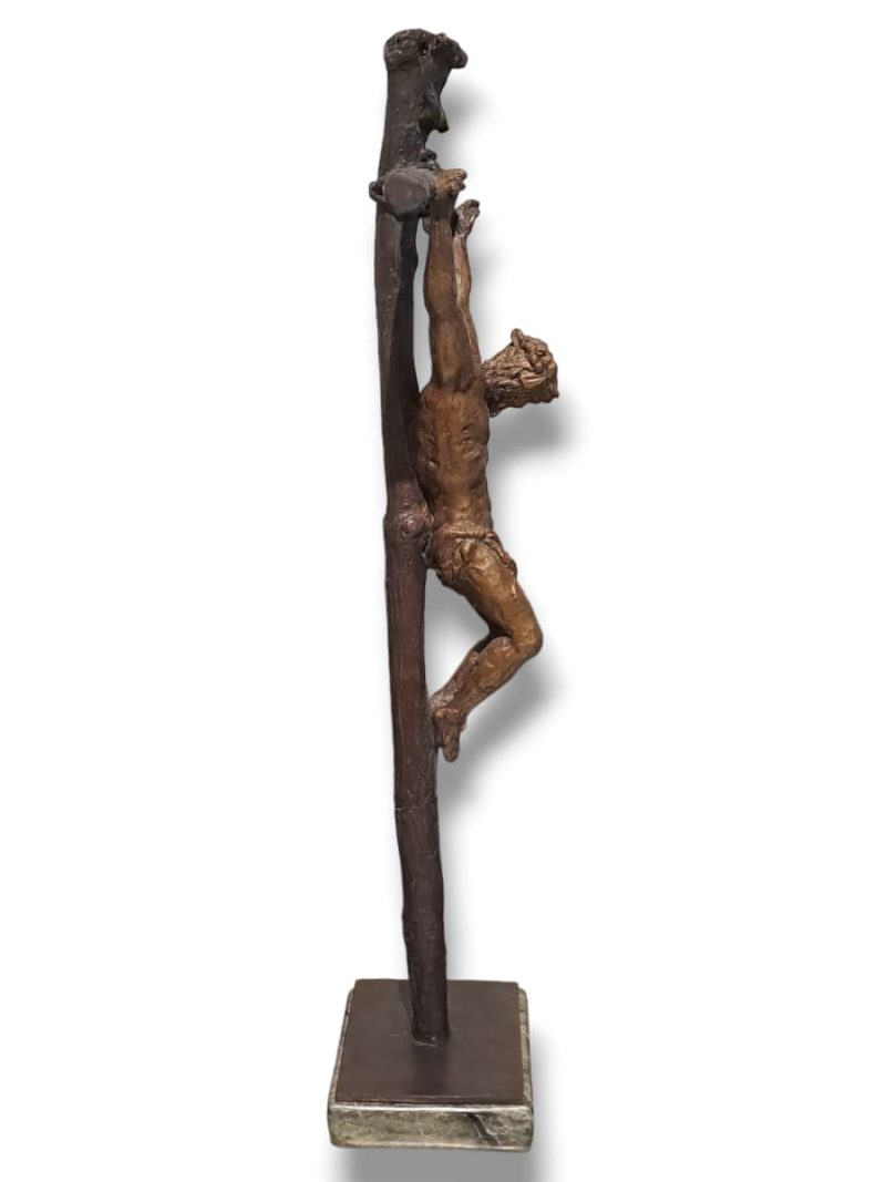 Escultura Cristo en la Cruz