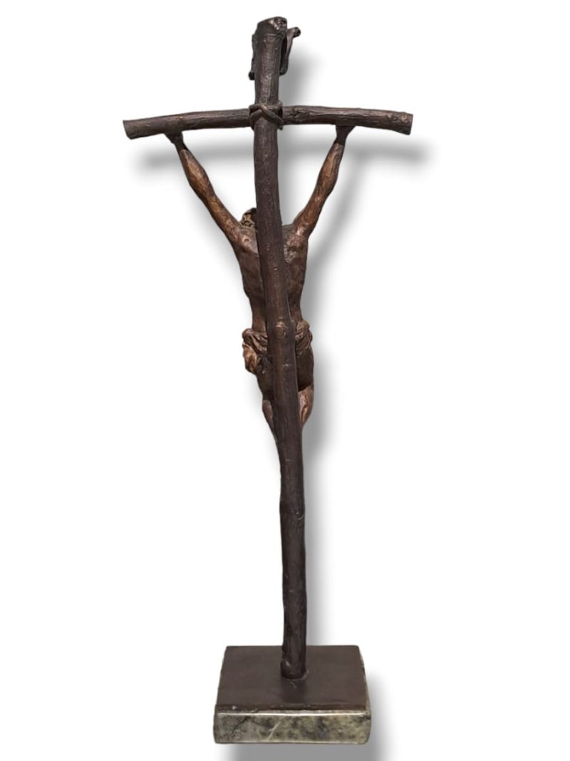 Escultura Cristo en la Cruz